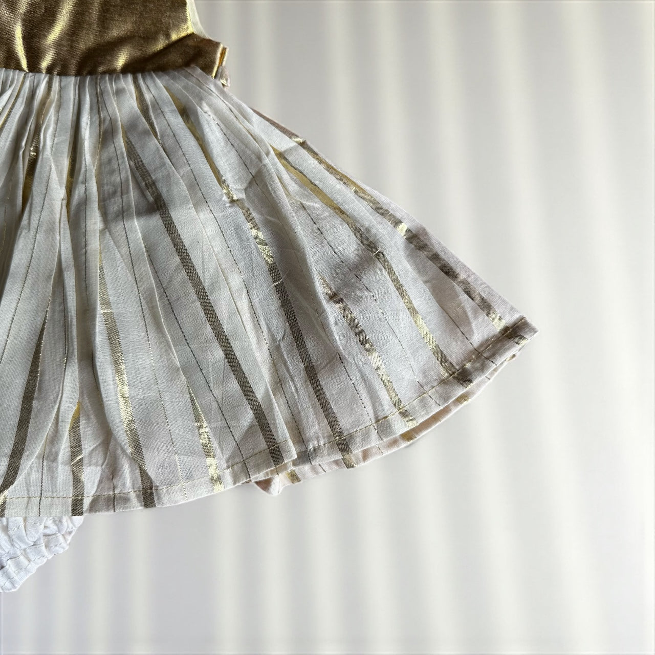 5-in-1 Set – Gold Striped Dress with Headband