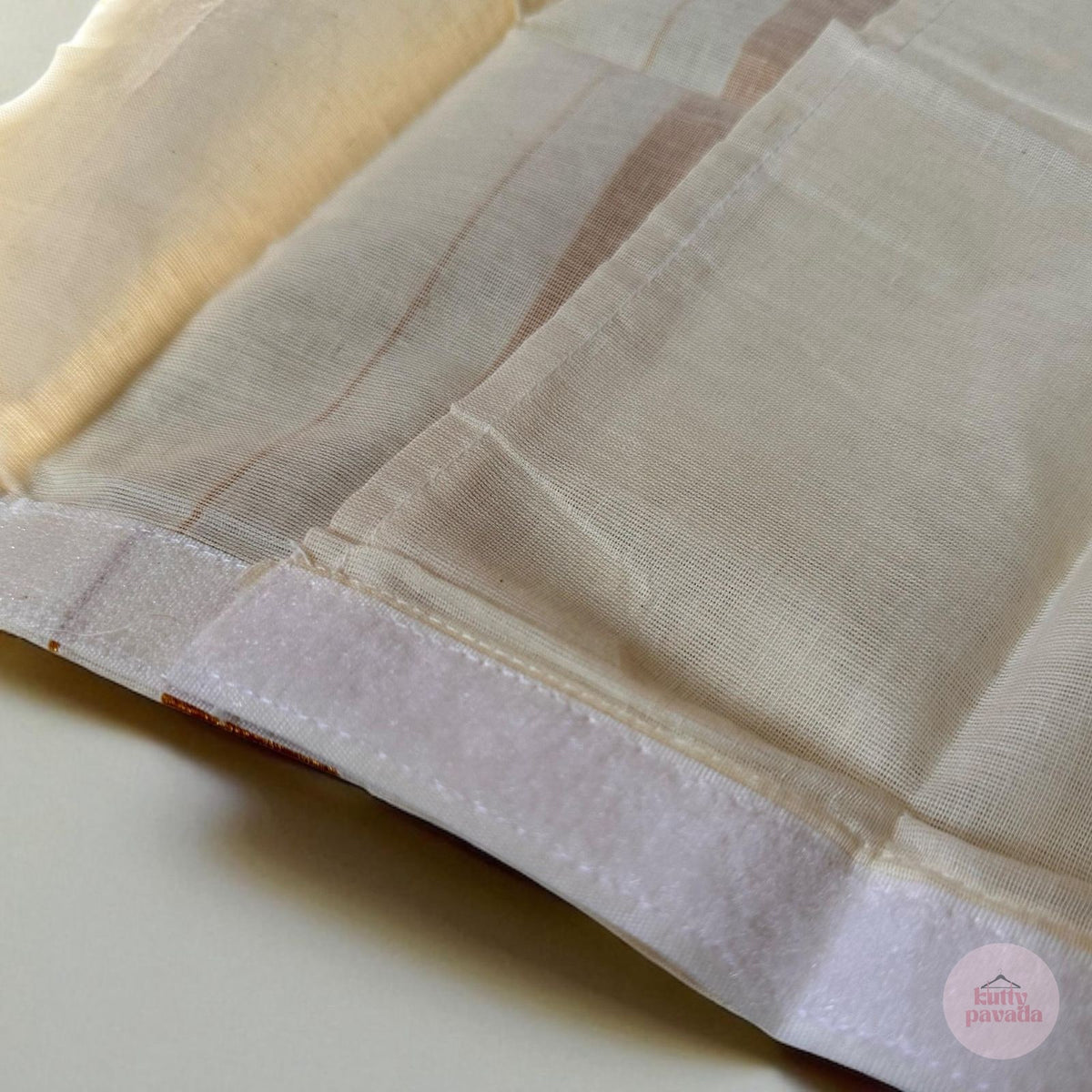 Stick-on Gold Kasavu Boys Mundu
