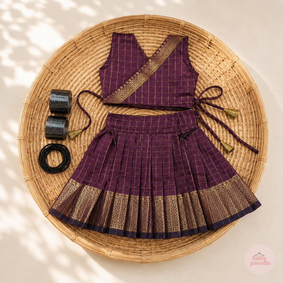 Plum & Gold Checked Newborn Noolukettu Set