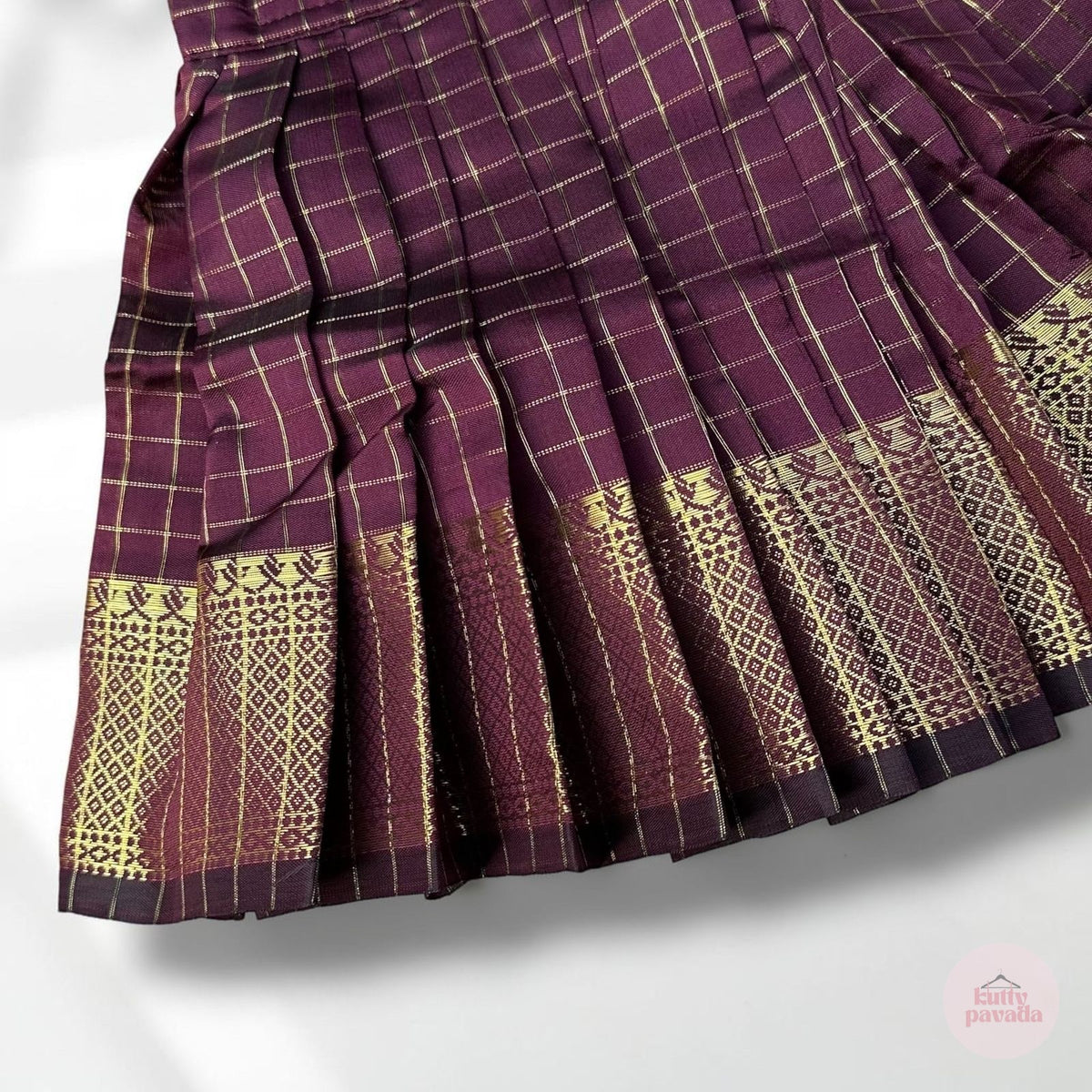 Plum & Gold Checked Newborn Noolukettu Set