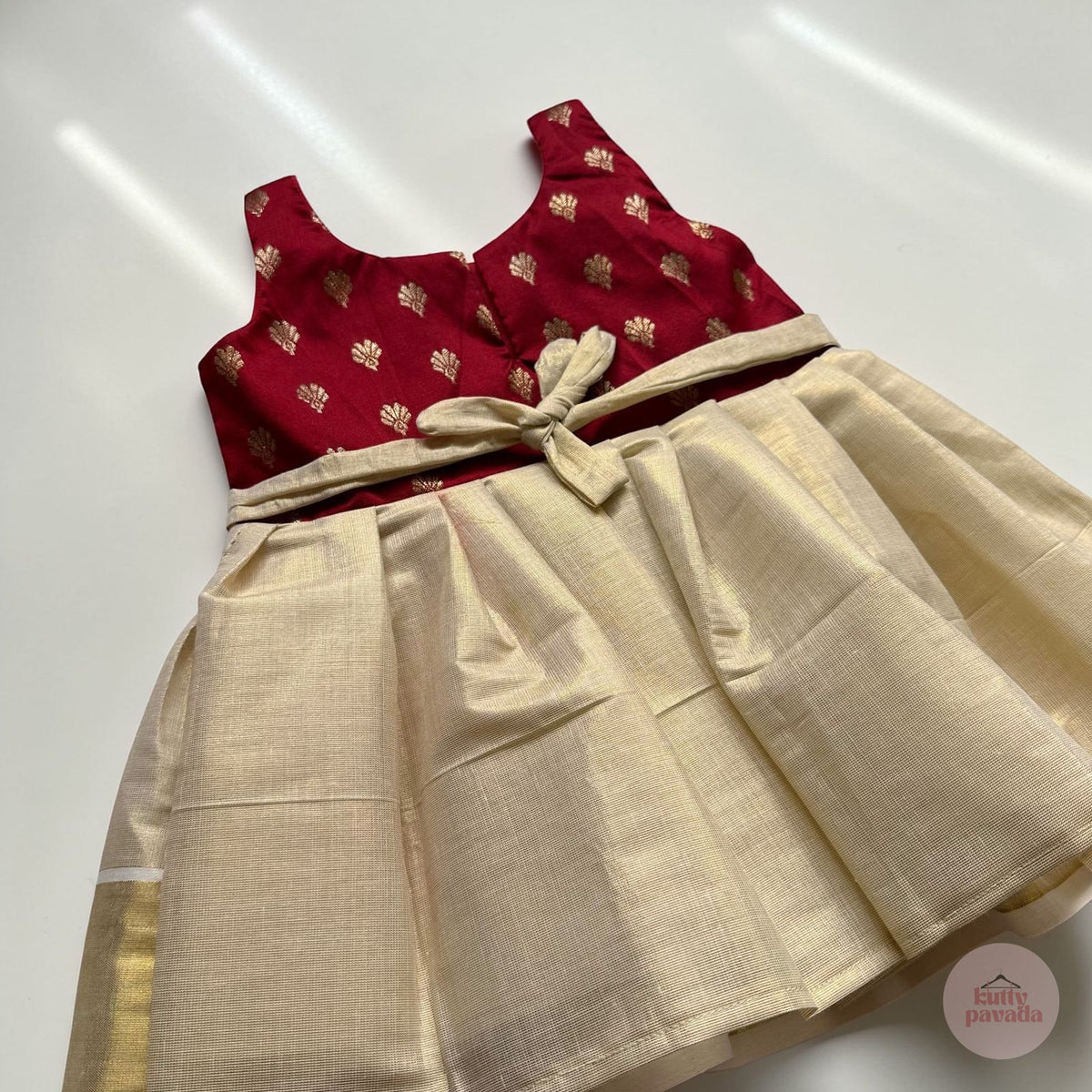 Temple Maroon Kasavu Noolukettu Set